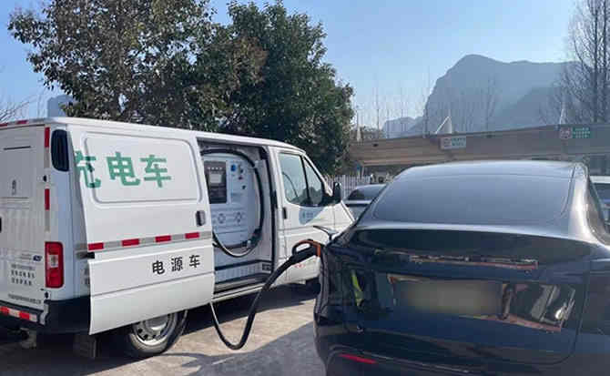 灵石汽车搭电