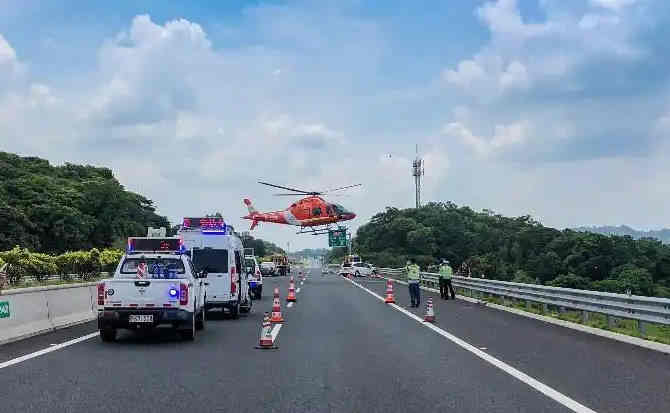 灵石高速公路汽车救援案例